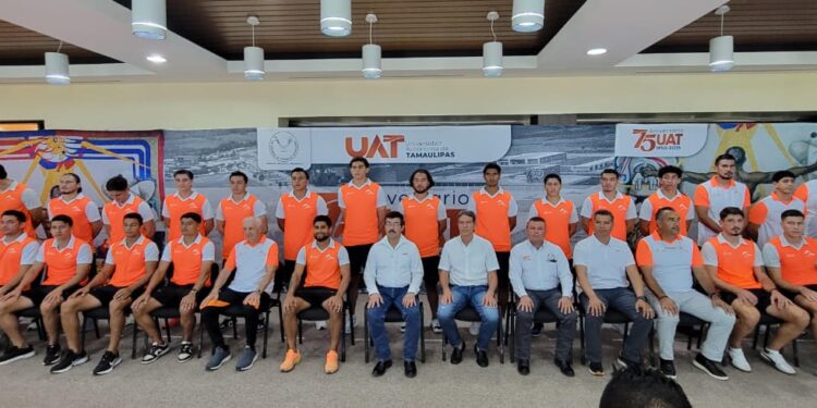 Rector de la UAT presenta oficialmente al equipo Correcaminos para el Torneo Apertura 2025 de la Liga de Expansión