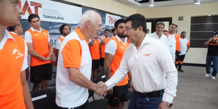 Rector de la UAT presenta oficialmente al equipo Correcaminos para el Torneo Apertura 2025 de la Liga de Expansión