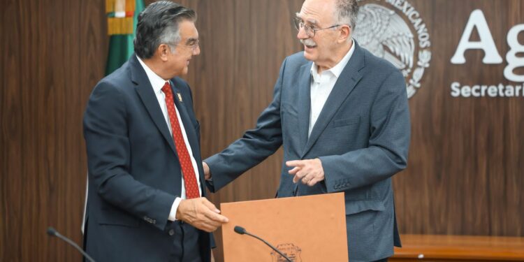 Acuerda Américo con SADER apoyos para productores de sorgo y maíz