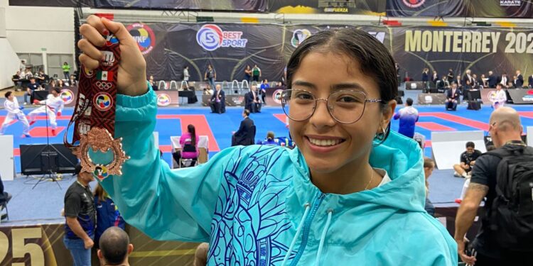 Destaca estudiante de la UAT en evento mundial de karate