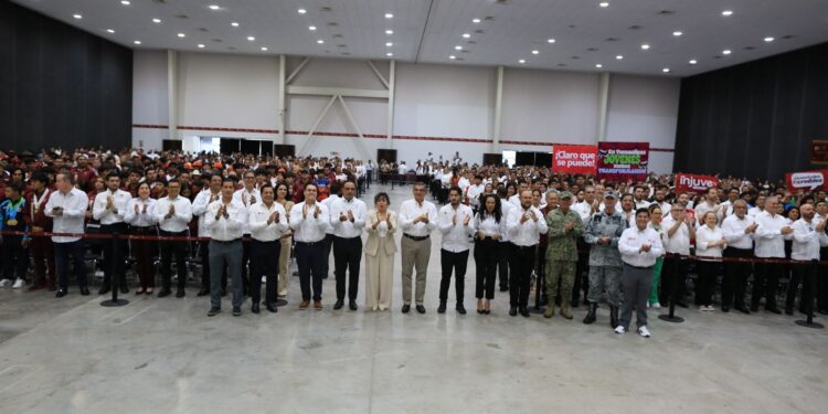 Américo reconoce a deportistas y jóvenes tamaulipecos