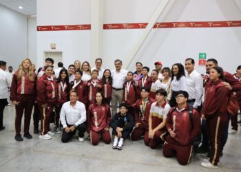 Américo reconoce a deportistas y jóvenes tamaulipecos