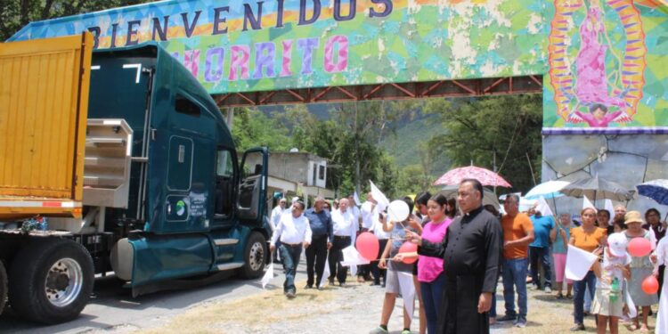 Inicia traslado de la escultura de la Virgen de la Misericordia hacia El Chorrito
