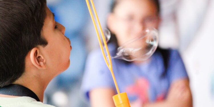 Lanza Comisión de Parques una aventura espacial en el planetario