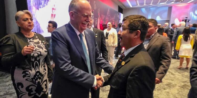 Recibe Dámaso Anaya Premio Nacional al Mérito Profesional 2025