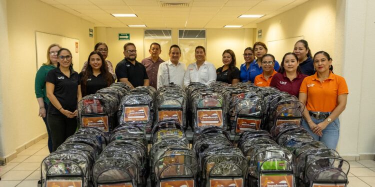 Concluye la UAT con éxito colecta de útiles escolares