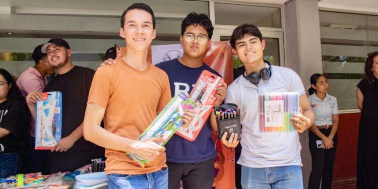 Concluye la UAT con éxito colecta de útiles escolares