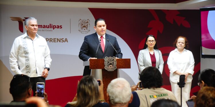 Benefició Cabeza de Vaca con contratos a los Carmona, denuncia Salud