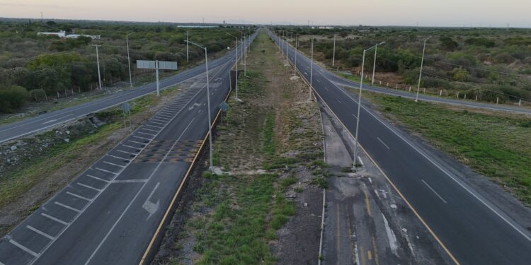 Impulsa Gobierno de Américo Villarreal desarrollo urbano con nuevas luminarias en Tamaulipas