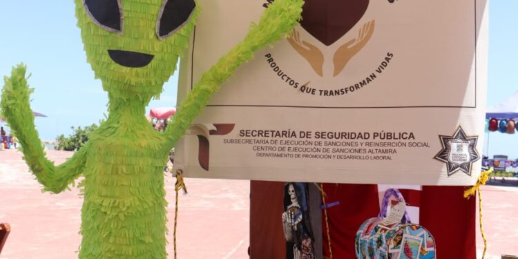 Concluye con éxito exposición y venta de artesanías “OVNI-CEDES”