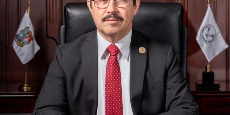 Dámaso Anaya está entre los rectores mejor evaluados de México