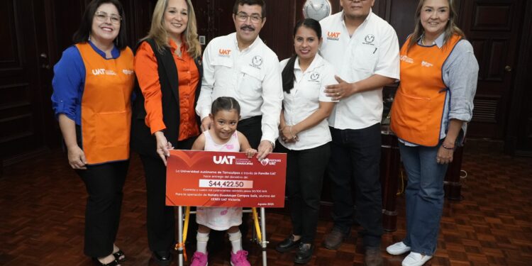 Familia UAT entrega donativo en apoyo a la salud de la pequeña Natalia