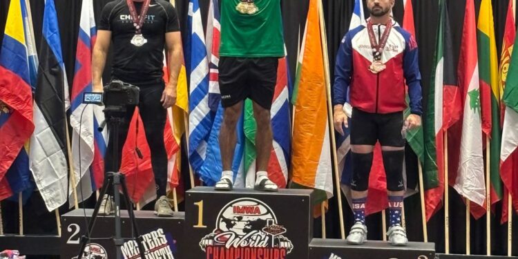 César Vallejo se corona Campeón Mundial de Halterofilia en Las Vegas
