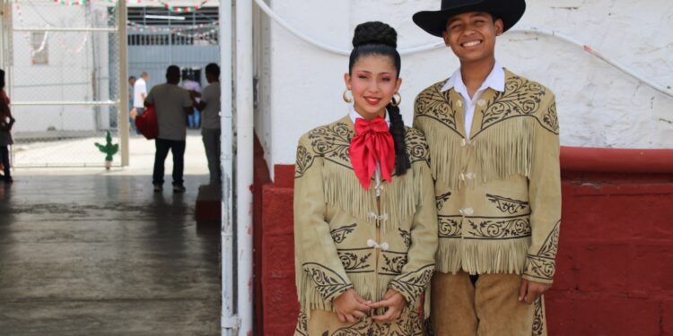 CEDES Victoria realiza convivencia familiar con motivo de las fiestas patrias