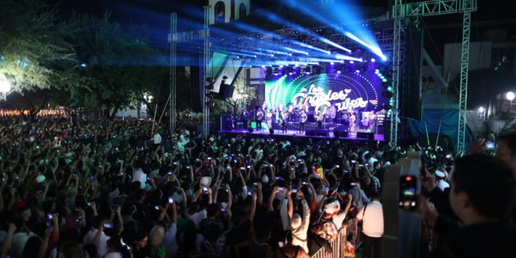Da Américo Villarreal Grito de Independencia junto a miles de familias tamaulipecas