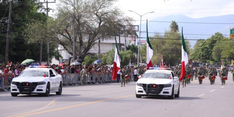 Encabeza Américo desfile cívico-militar: Tamaulipas celebra las Fiestas Patrias en paz