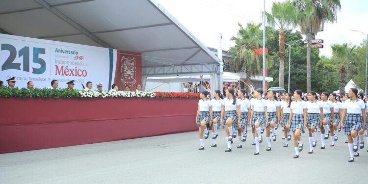 Encabeza Américo desfile cívico-militar: Tamaulipas celebra las Fiestas Patrias en paz