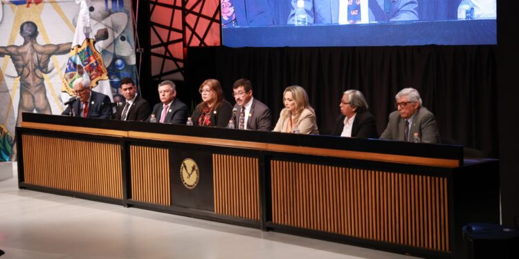 Celebra la UAT encuentro académico por el 75 aniversario de su fundación