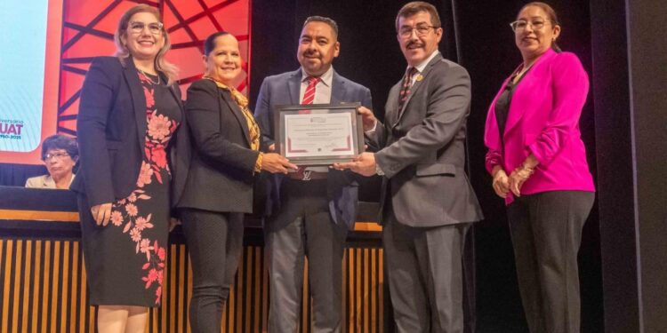 Entregan a la UAT nuevas certificaciones por su calidad educativa