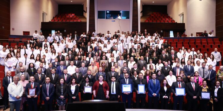 Entregan a la UAT nuevas certificaciones por su calidad educativa