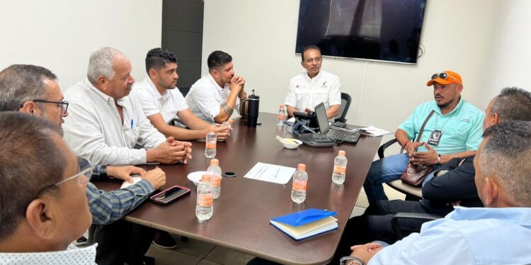 Avanzan acuerdos para fortalecer pesca legal y ordenada en Playa Bagdad