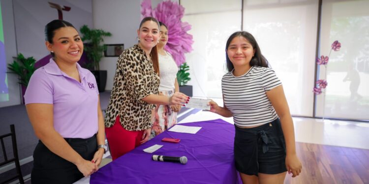 DIF Tamaulipas entrega la beca “Tamaulipas te agradece” a 200 jóvenes de 39 municipios