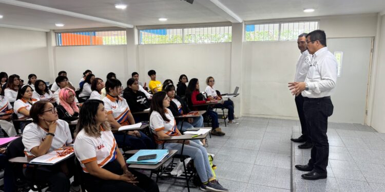 La UAT y gobierno de Nuevo Laredo entregan obras a universitarios