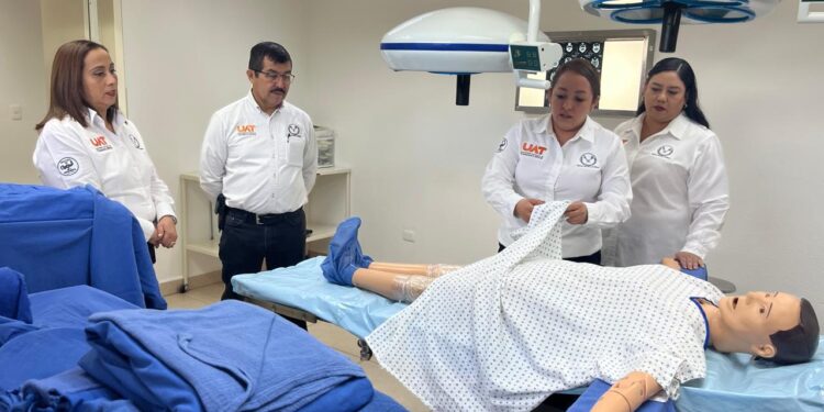 Fortalece la UAT formación de estudiantes de enfermería