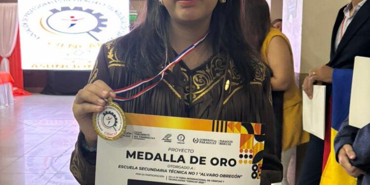 Gana estudiante tamaulipeca medalla de oro en Feria de Ciencias en Paraguay