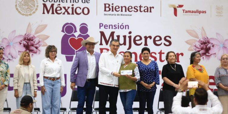 Entrega Américo tarjetas de Pensión Mujeres Bienestar; llegará a 93 mil tamaulipecas