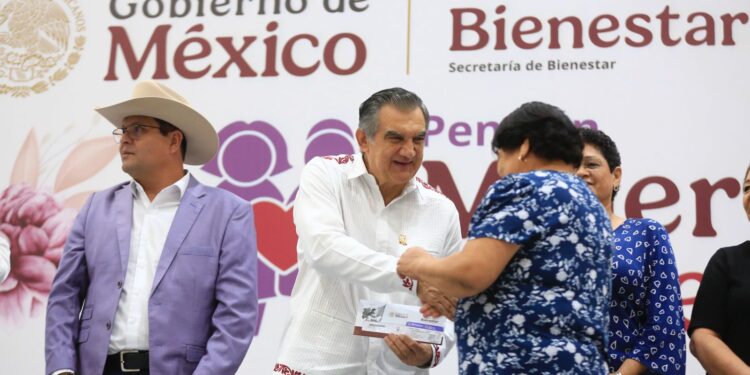 Entrega Américo tarjetas de Pensión Mujeres Bienestar; llegará a 93 mil tamaulipecas