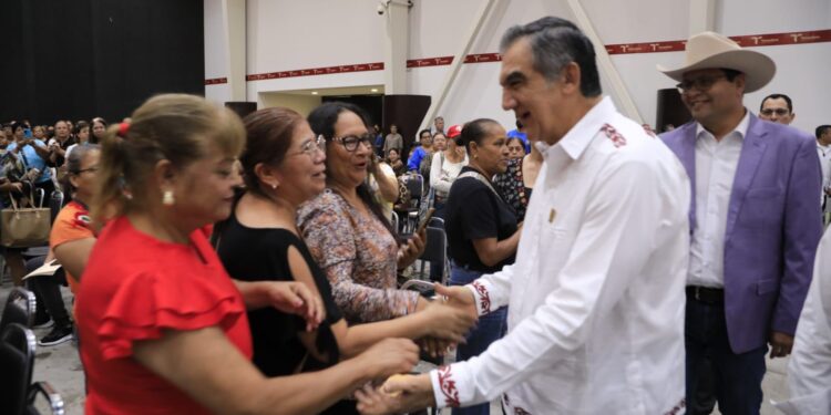 Entrega Américo tarjetas de Pensión Mujeres Bienestar; llegará a 93 mil tamaulipecas