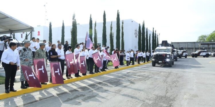 Con helicóptero y víveres Tamaulipas apoya a Veracruz; gobernador llama a la población a solidarizarse