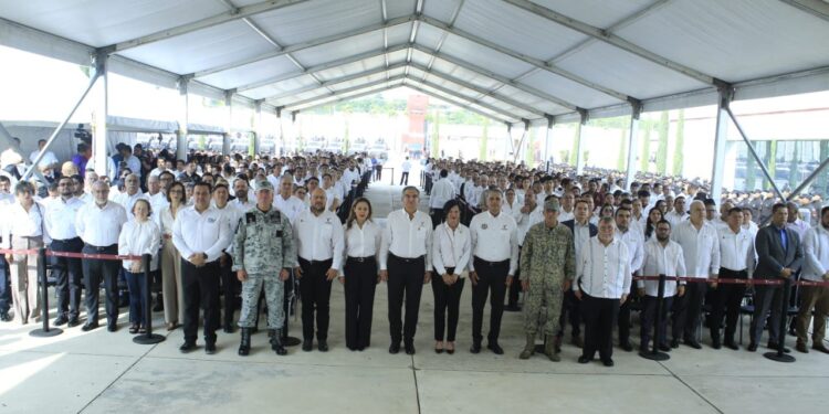 Con helicóptero y víveres Tamaulipas apoya a Veracruz; gobernador llama a la población a solidarizarse