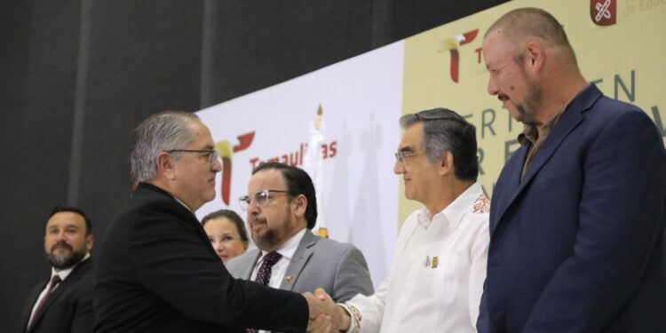 Entrega gobernador Premio Estatal de Ciencias, Creatividad e Innovación Tecnológica