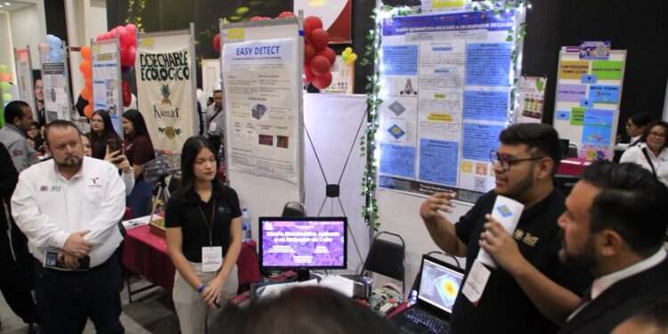 Entrega gobernador Premio Estatal de Ciencias, Creatividad e Innovación Tecnológica