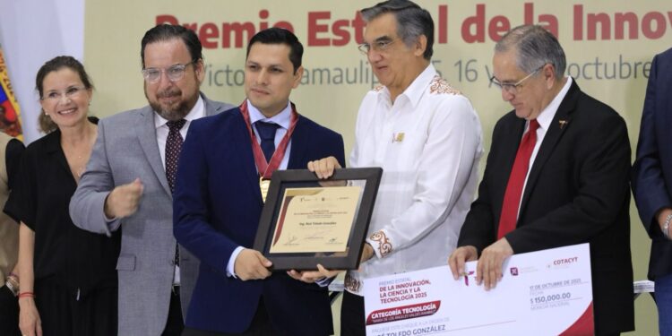 Entrega gobernador Premio Estatal de Ciencias, Creatividad e Innovación Tecnológica