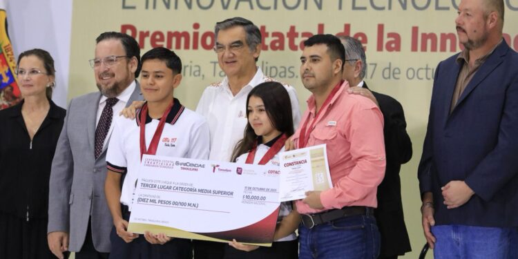 Entrega gobernador Premio Estatal de Ciencias, Creatividad e Innovación Tecnológica