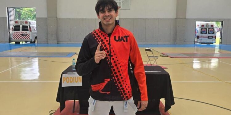 Estudiantes de la UAT conquistan el medallero en el nacional de Esgrima