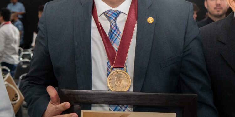 Investigador de la UAT recibe Premio Estatal de Innovación, Ciencia y Tecnología 2025