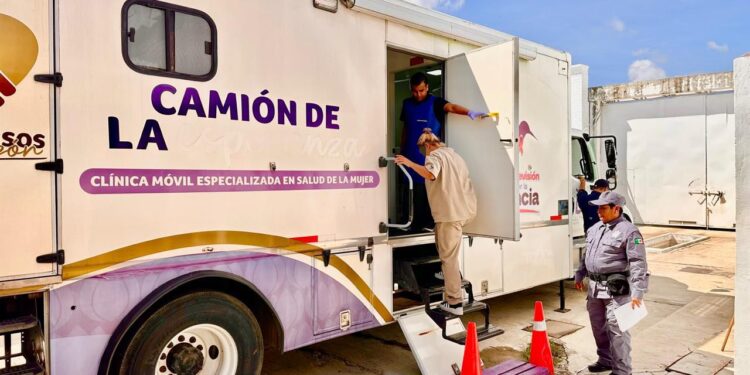 Conmemora CEDES Altamira lucha contra el cáncer de mama con rally deportivo, mastografías y yoga oncológico