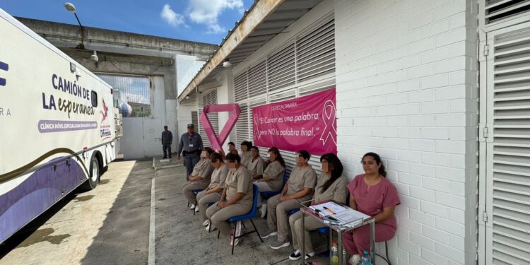 Conmemora CEDES Altamira lucha contra el cáncer de mama con rally deportivo, mastografías y yoga oncológico
