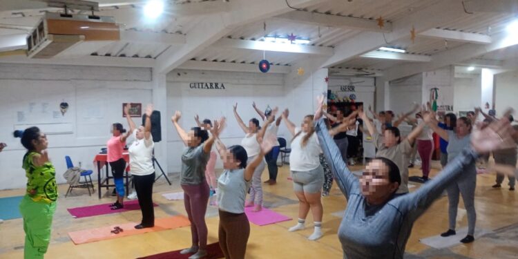 Conmemora CEDES Altamira lucha contra el cáncer de mama con rally deportivo, mastografías y yoga oncológico