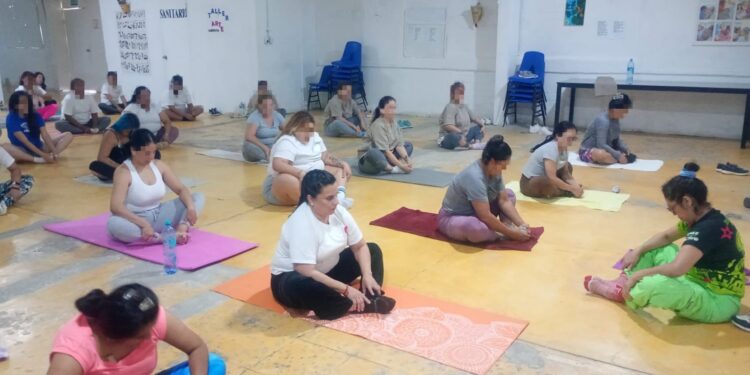 Conmemora CEDES Altamira lucha contra el cáncer de mama con rally deportivo, mastografías y yoga oncológico