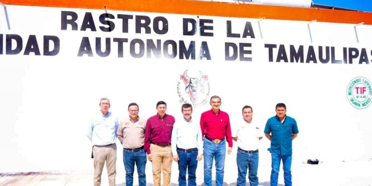 Constató el gobernador modernización del rastro de la UAT