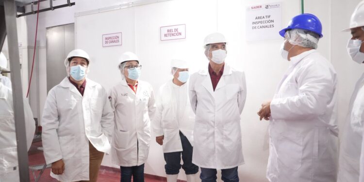 Constató el gobernador modernización del rastro de la UAT