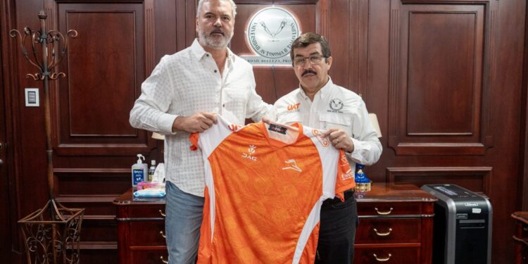 Armando Arce asume presidencia del Club Correcaminos