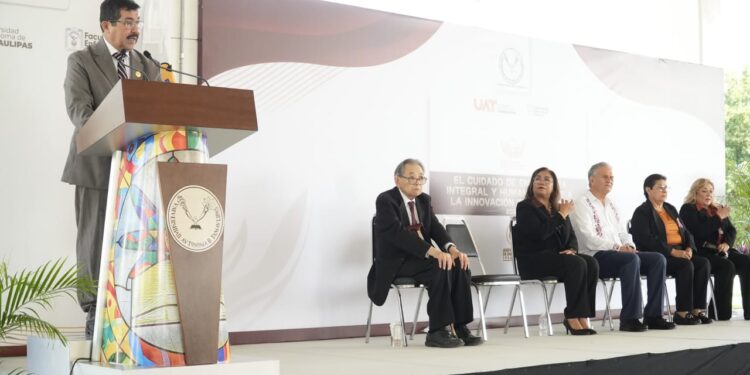 Inaugura rector Congreso Internacional de la Facultad de Enfermería Victoria