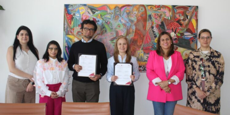 Firma SEDENER convenio con Voz Experta para impulsar el liderazgo de las mujeres en el sector energético