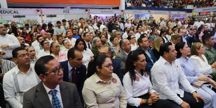 Feria del Libro UAT fomenta la lectura, el conocimiento y el talento universitario